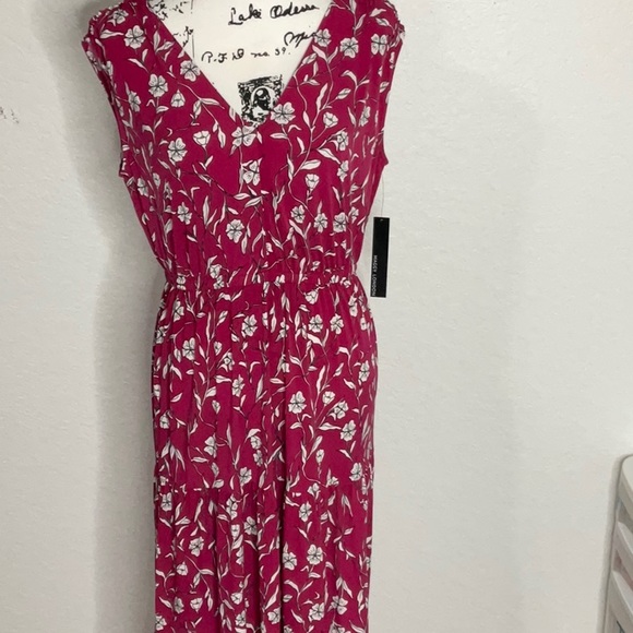 Maggy London Dark Pink & White Long Maxi Dress, Size 8 - Picture 2 of 7